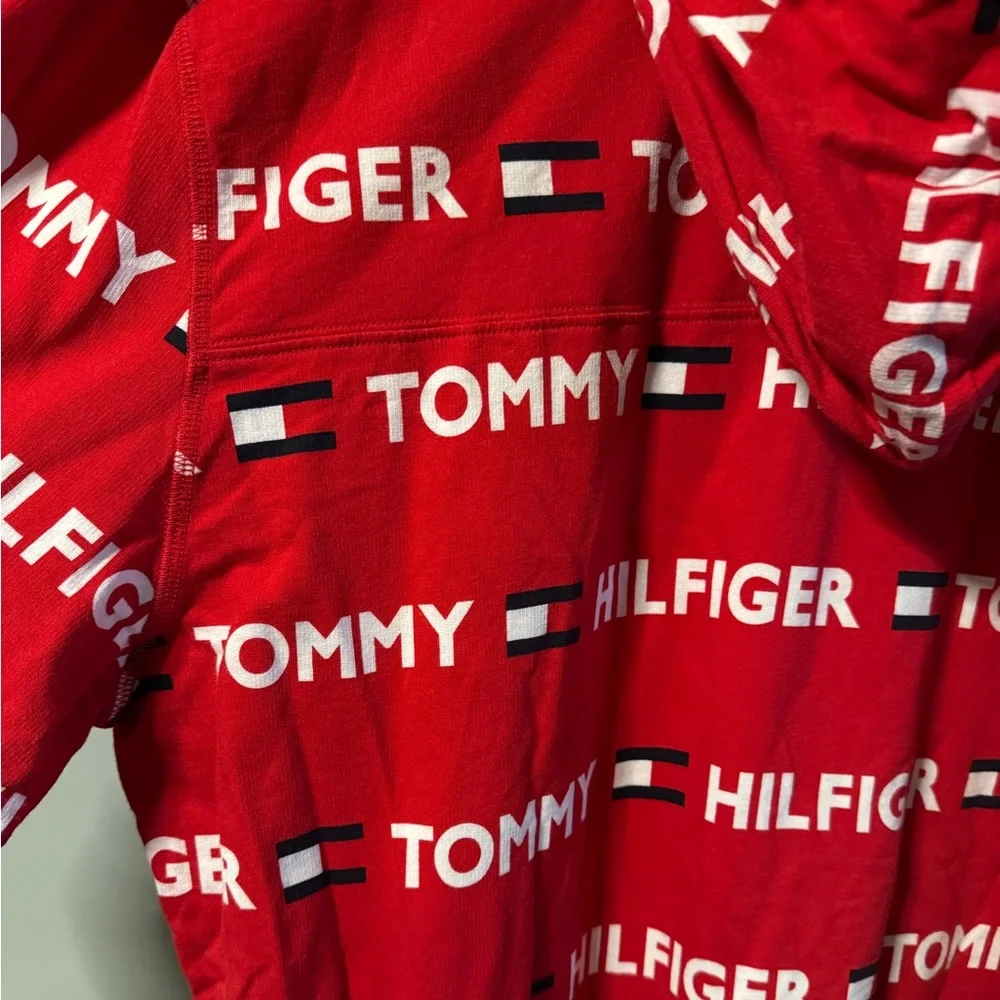 Tommy Hilfiger Men’s Red Logo Hoodie - Picture 4 of 4